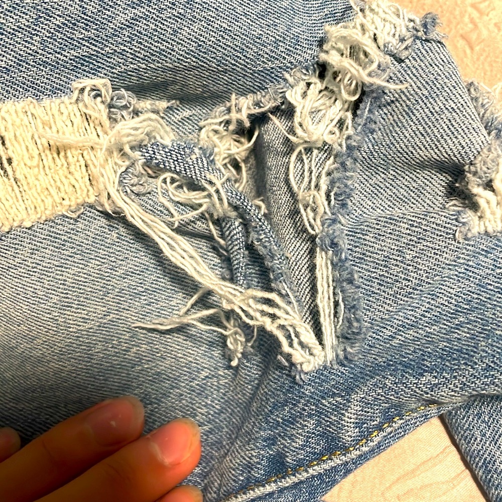 AÉROPOSTALE jeans, slim, 29 by 30 ripped. Good condition, torn lightly. - Picture 6 of 6